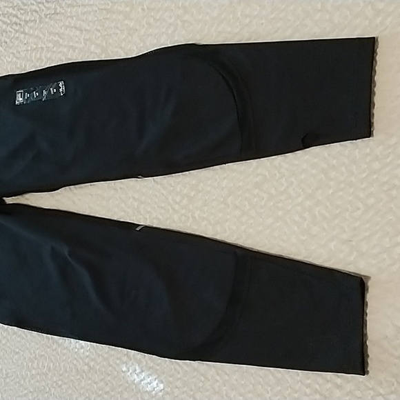 FILA MID RISE LEGGINGS SIZE MEDIUM NWT - Picture 2 of 8